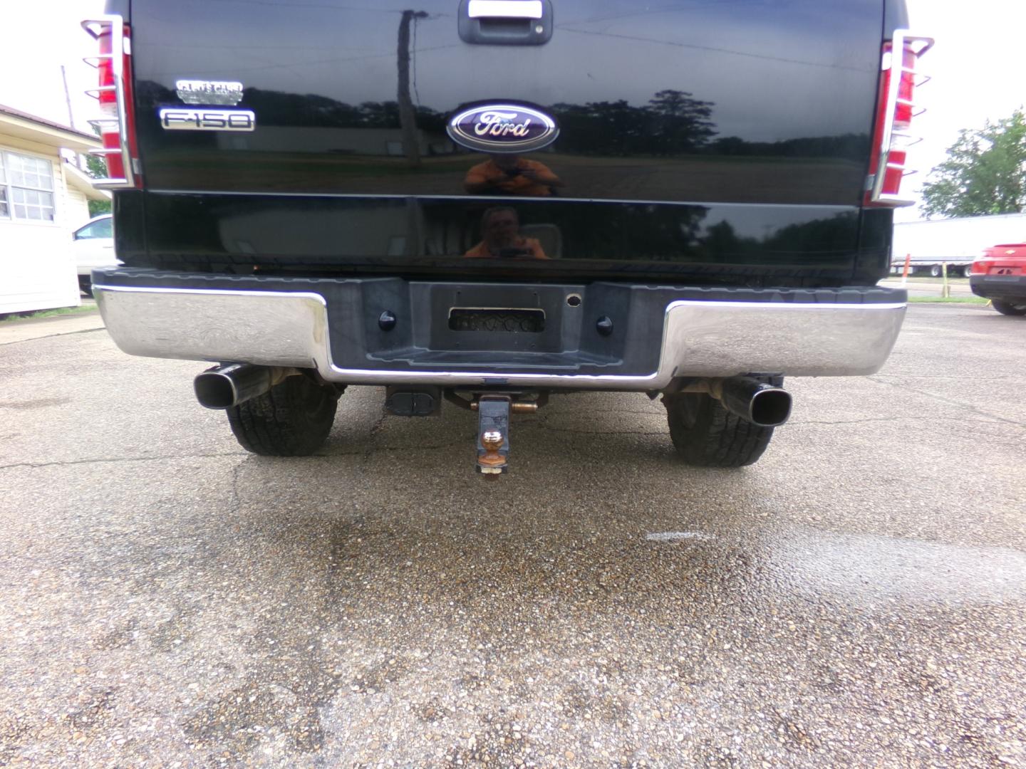 2008 Black /Tan Ford F-150 Lariat SuperCrew (1FTPW14V48K) with an 5.4L V8 SOHC 24V FFV engine, 4-Speed Automatic Overdrive transmission, located at 401 First NE, Bearden, AR, 71720, (870) 687-3414, 33.726528, -92.611519 - Photo#4